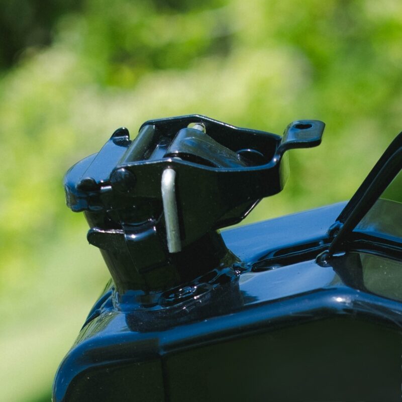 Wavian Quality Fuel Cans & Accessories